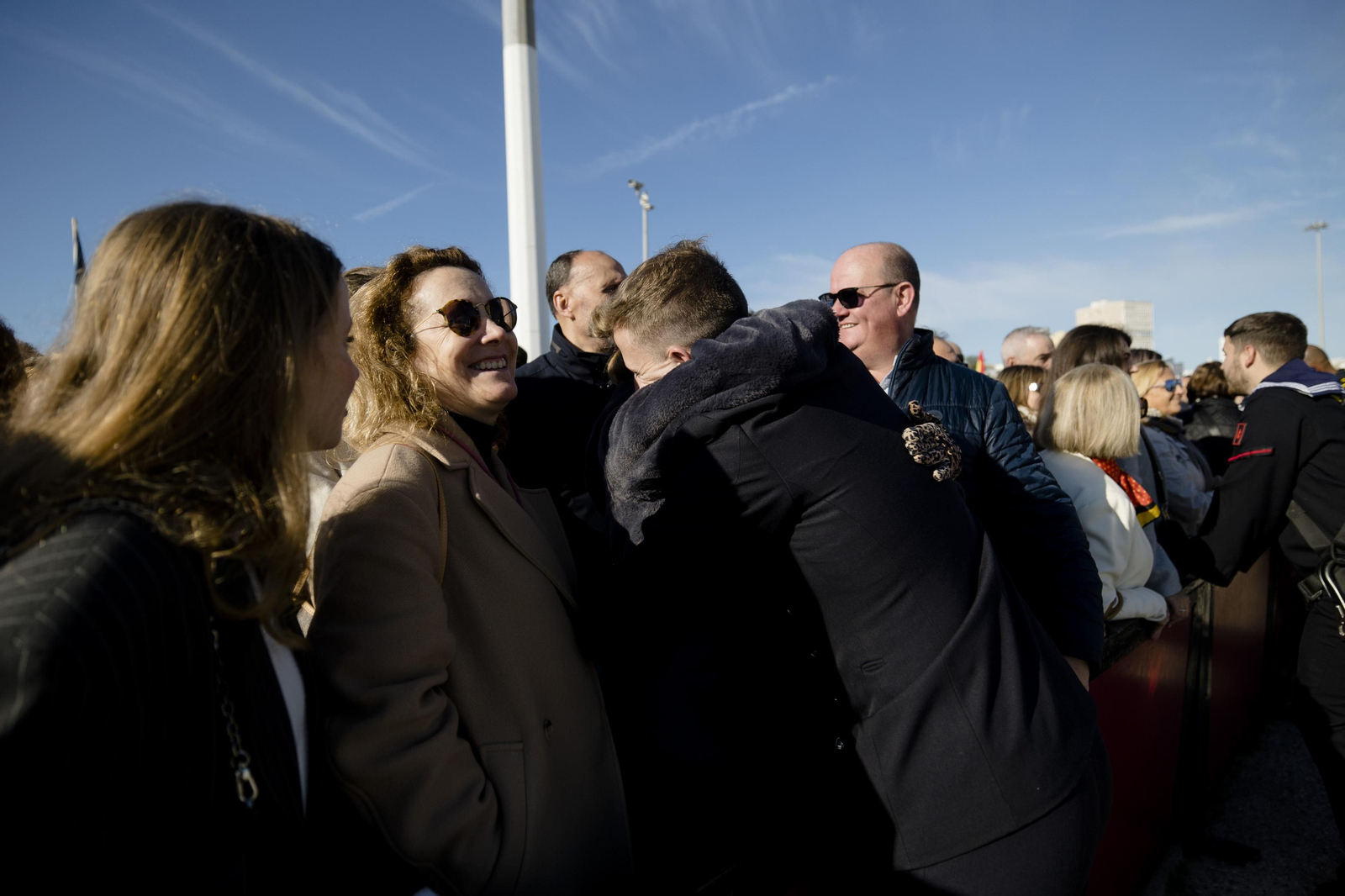 Las imágenes de la salida del buque  "Juan Sebastián de Elcano" del muelle de Cádiz.
