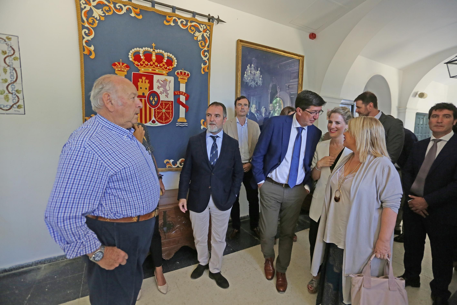 Visita de  Juan Marín a la Real Escuela del Arte Ecuestre por el día Europeo del caballo