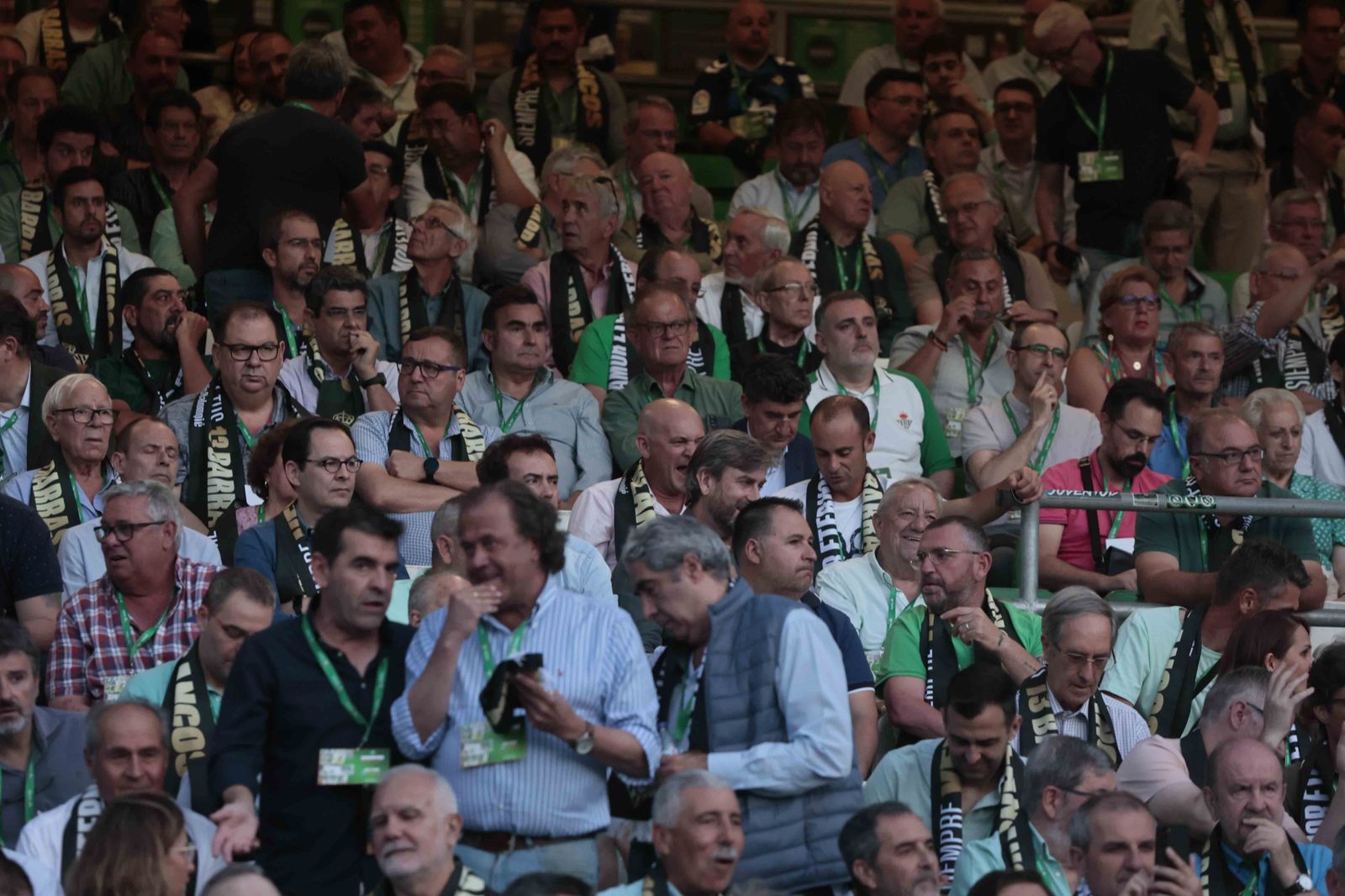 Búscate en el acto Siempre Verdiblancos