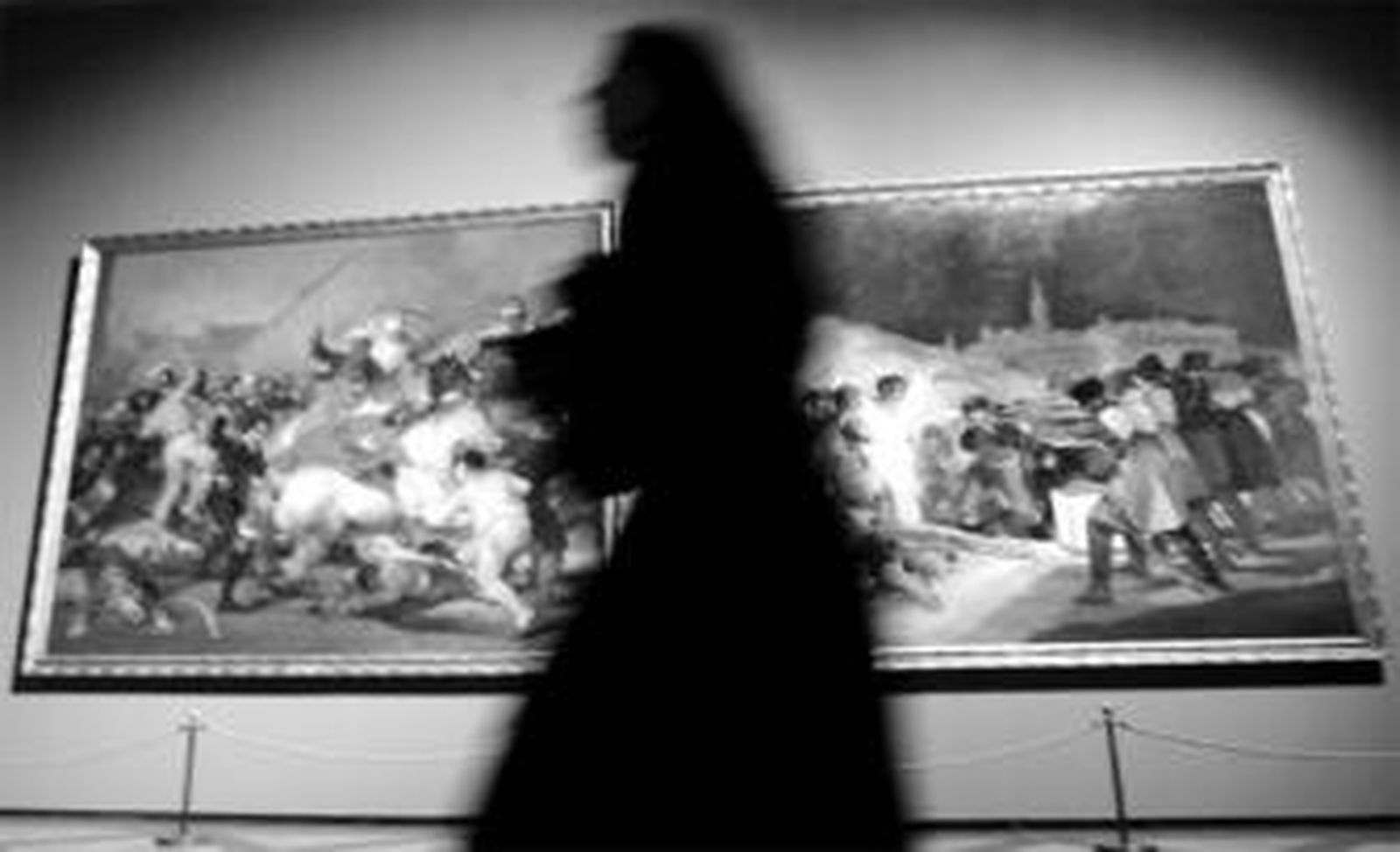 'La carga de los mamelucos' y 'Los fusilamientos del 3 de mayo', dos de las principales obras de Goya, en el Museo del Prado.