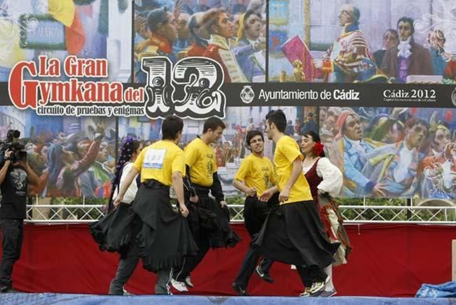 La plaza de San Juan de Dios ha sido el punto de partida de esta tercera edición de la prueba, en la que participan 110 grupos

Foto: Jose Braza
