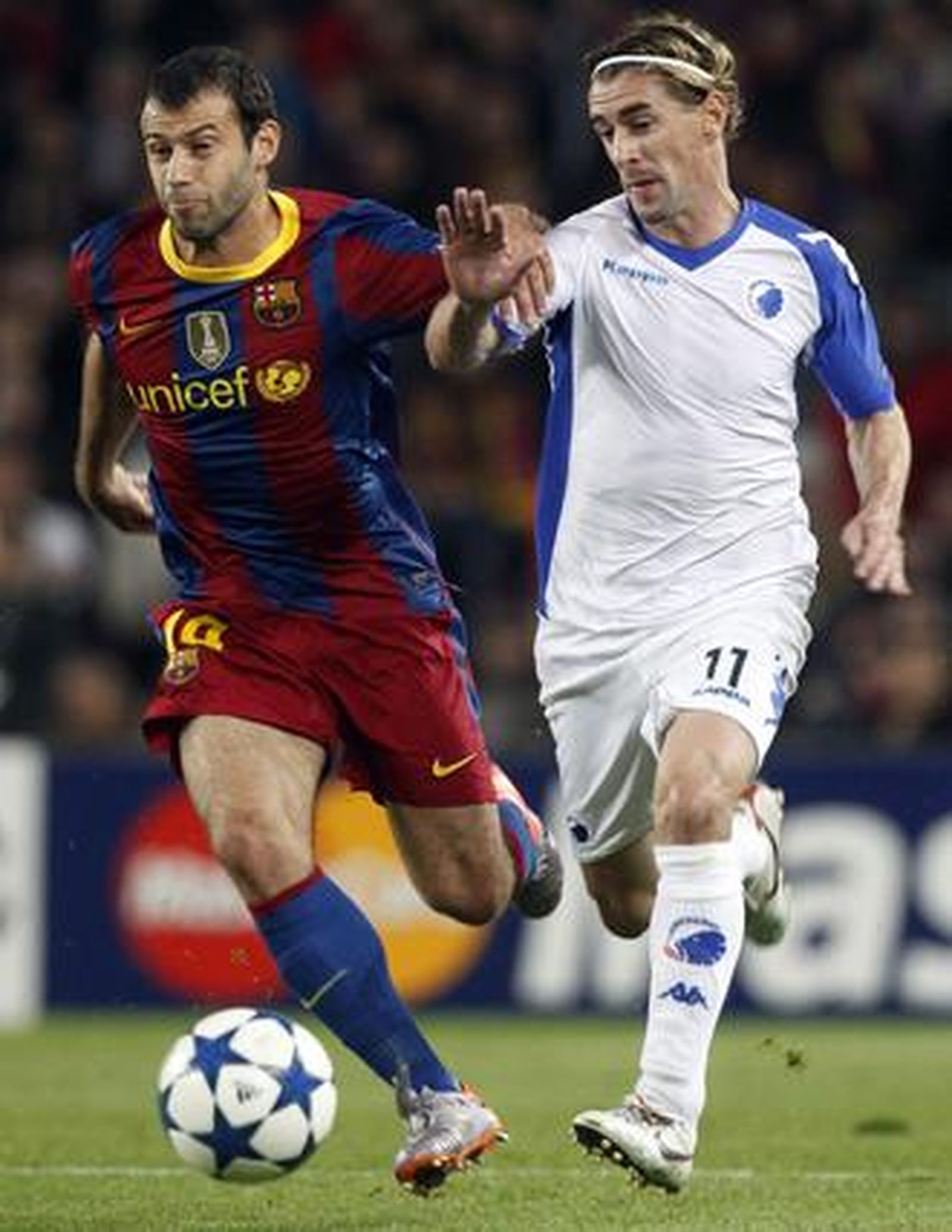 El Barcelona supera al Copenhague en el Camp Nou. / Reuters