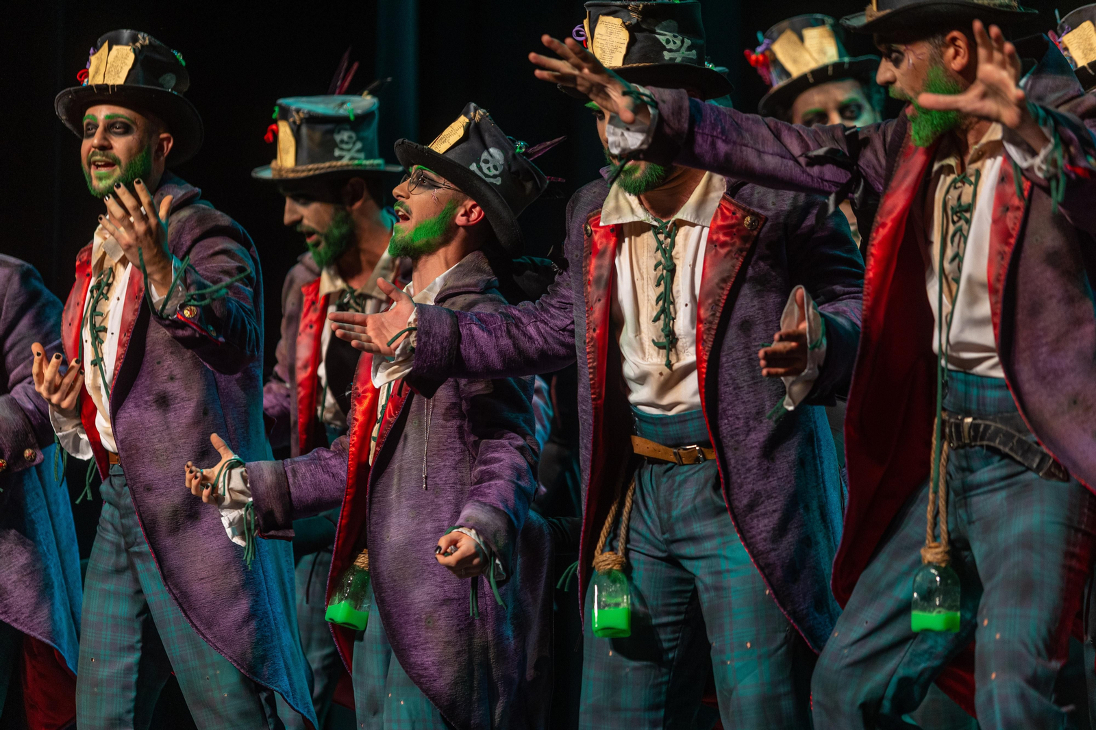 Imágenes de la sesión de este jueves en el Gran Teatro del Carnaval Colombino.