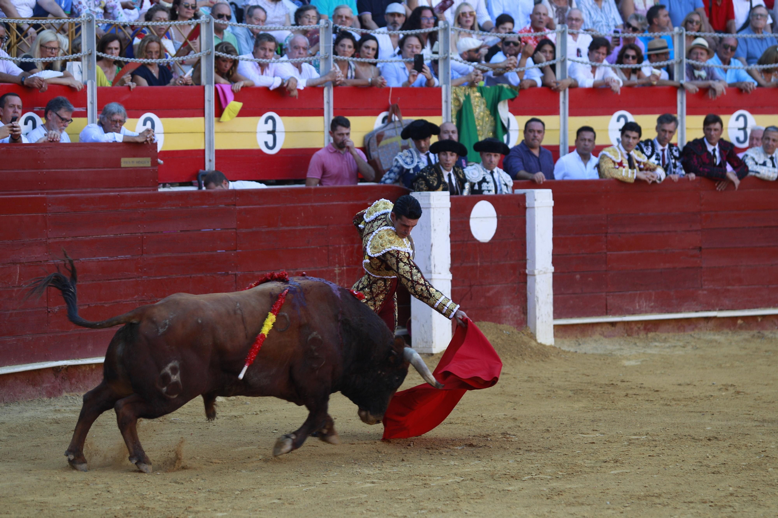 Triunfo del diestro Emilio de Justo en la Corrida de Toros de la Feria de Almería 2023