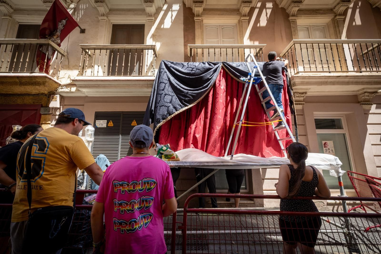 Imágenes de los preparativos para el Corpus en Cádiz