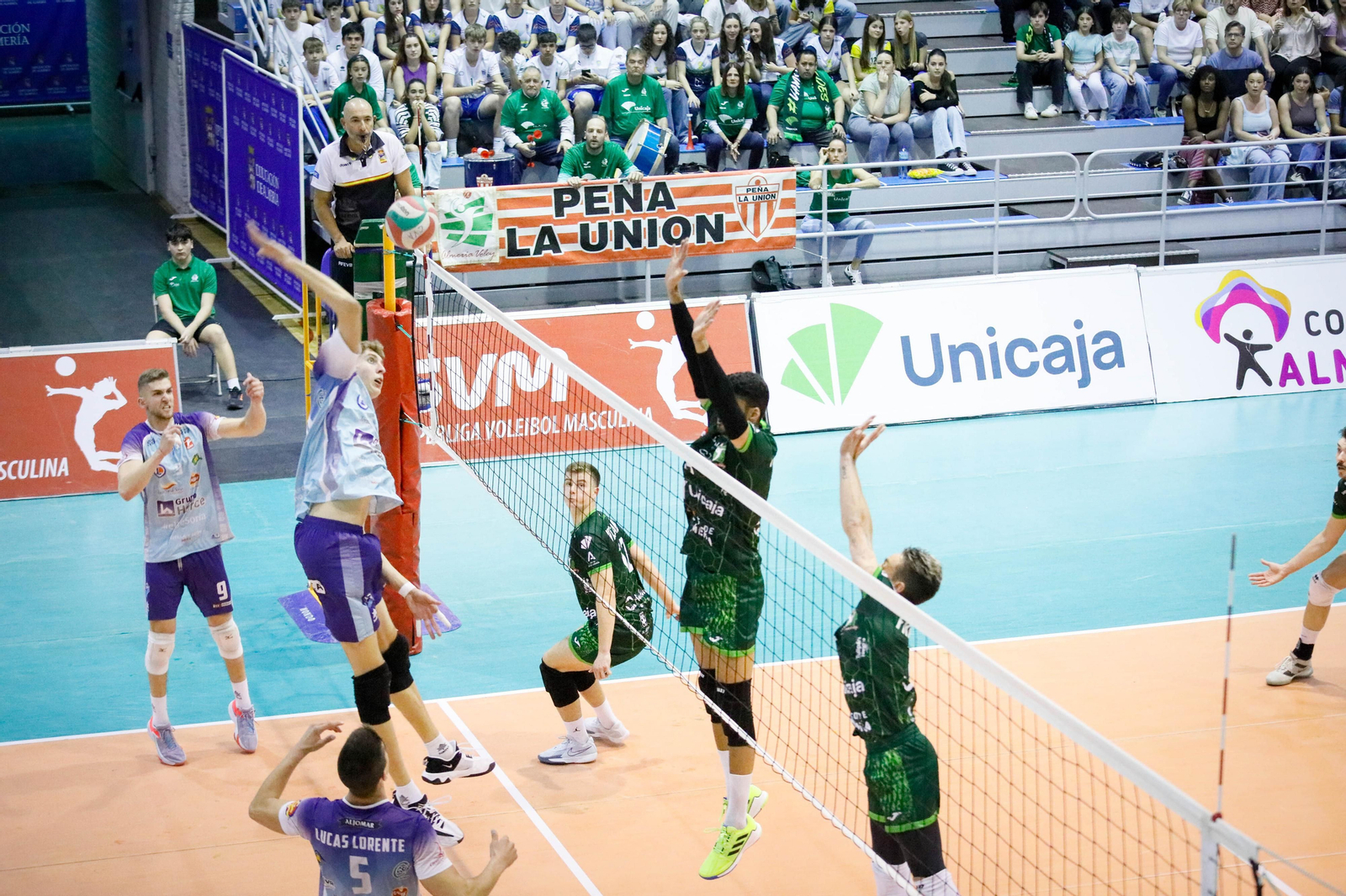 Imágenes del partido entre Unicaja Almería y Grupo Herce Soria