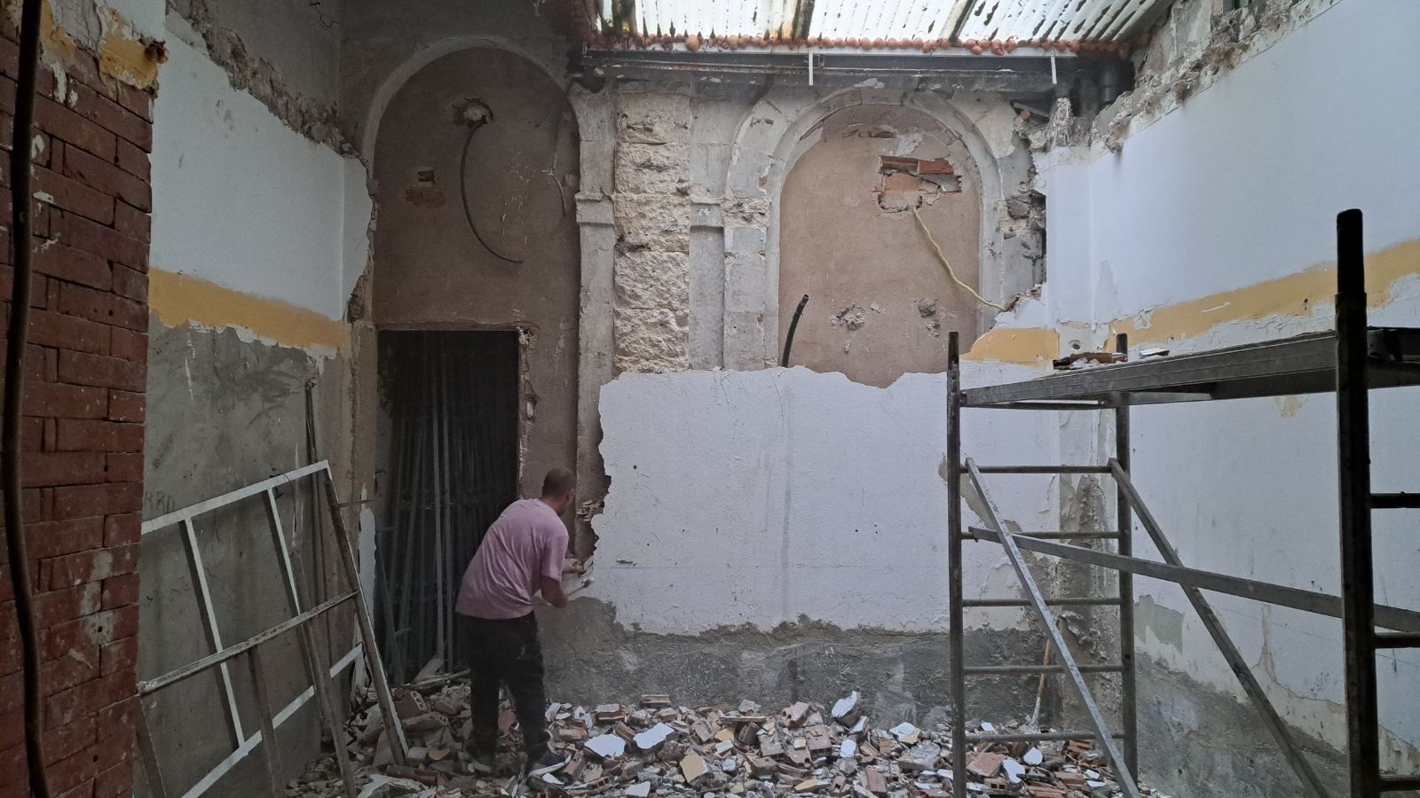 La fachada del siglo XVIII durante los trabajos en la tienda