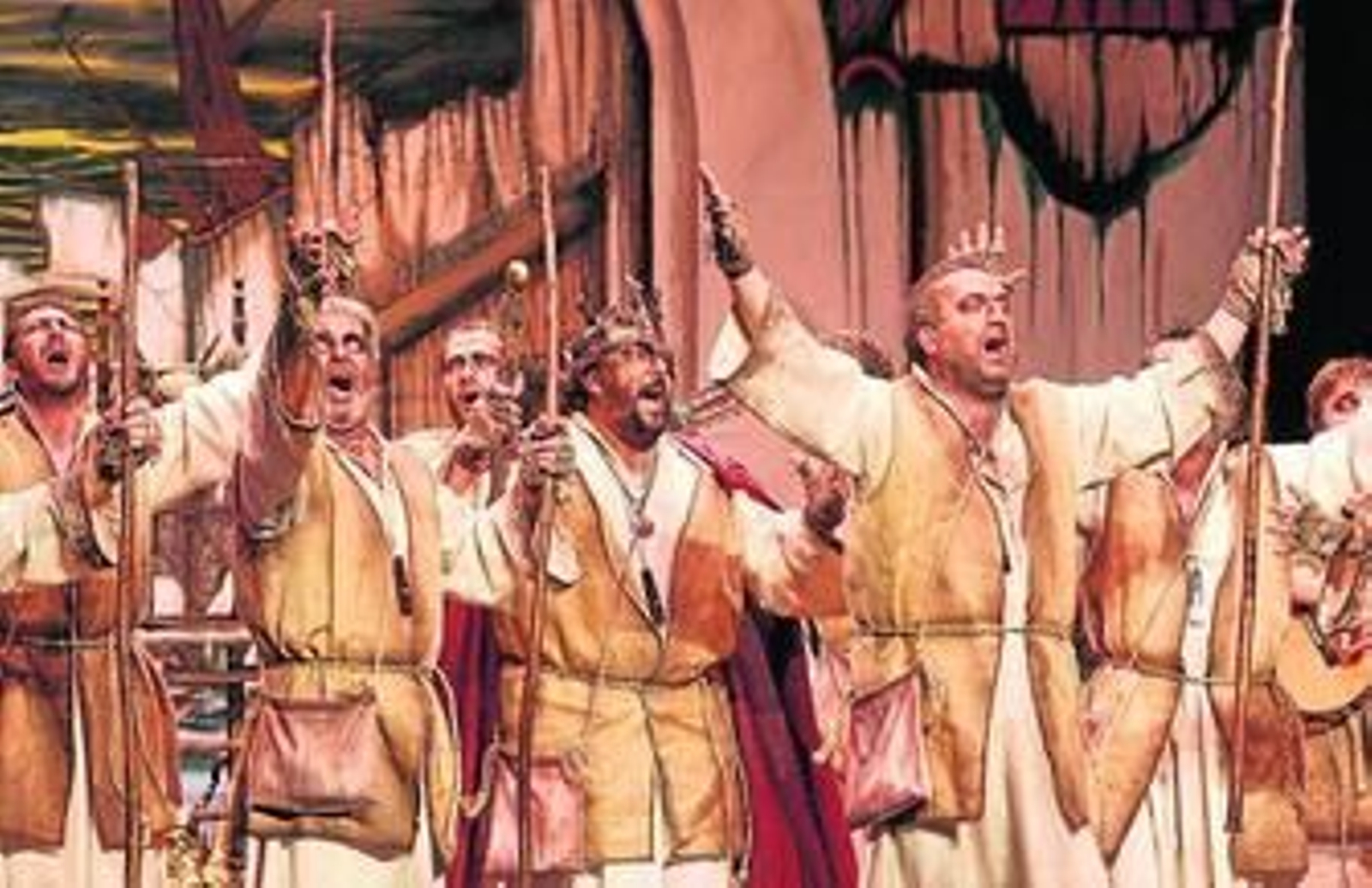 1. Los 'ciegos' -con su rey tuerto- de El país de los ciegos de Punta Umbría en plena actuación 2. La belleza de las carnavaleras volvió a estar presente anoche en el Gran Teatro. 3. Detalles del tipo de la primera agrupación que actuó: El señor Pérez que venía también de Punta Umbría 4. La guasa vino de la mano de la murga onubense de Vetalengua 112... ¿quién dijo crisis? 5. Algunos optan por acudir al Gran Teatro convenientemente disfrazados.