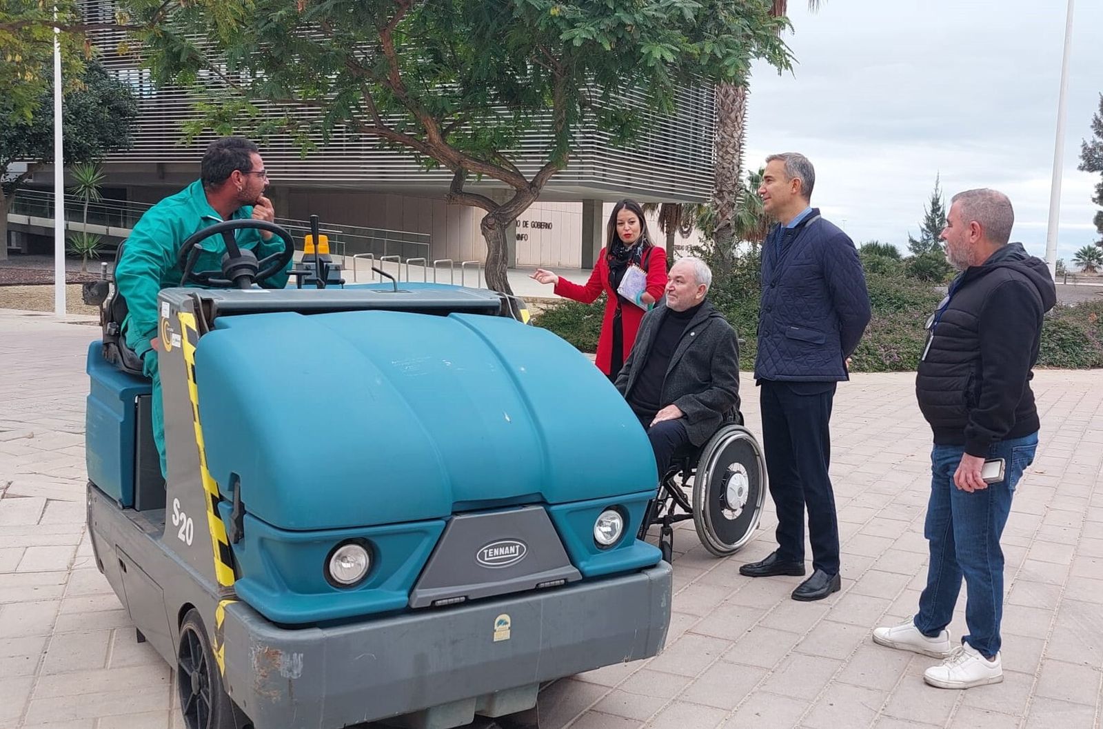 Visita del delegado de empleo a Verdiblanca.