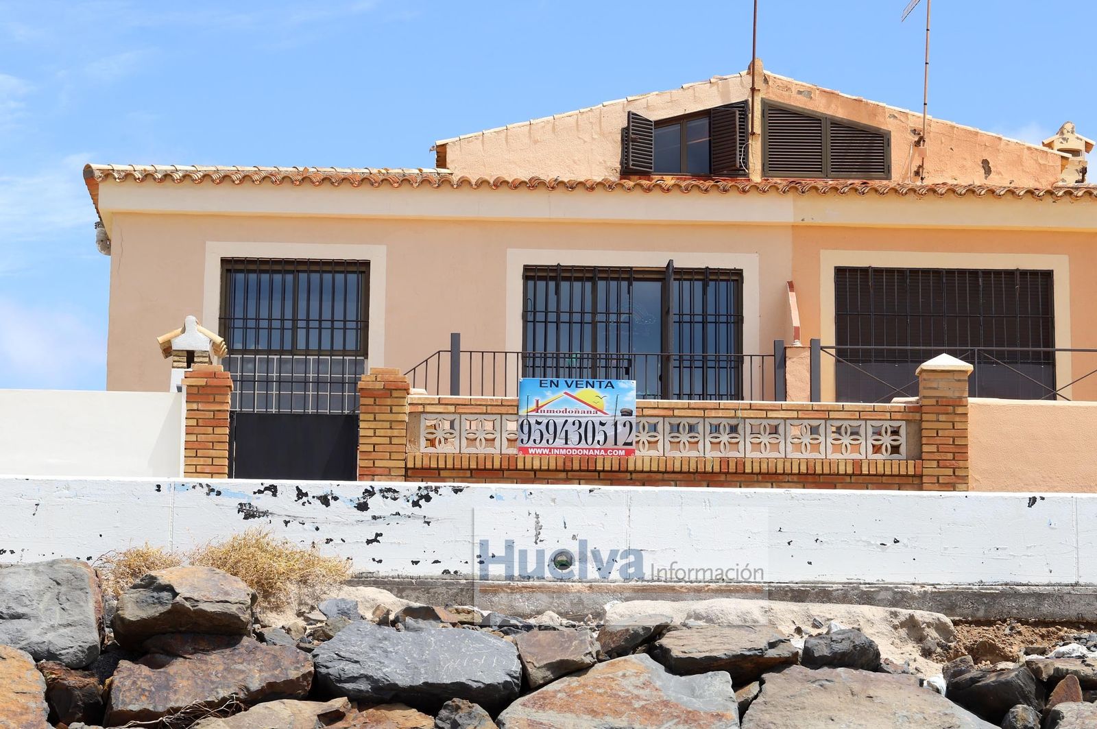 Imágenes de la zona de la playa de Matalascañas más afectada por el temporal