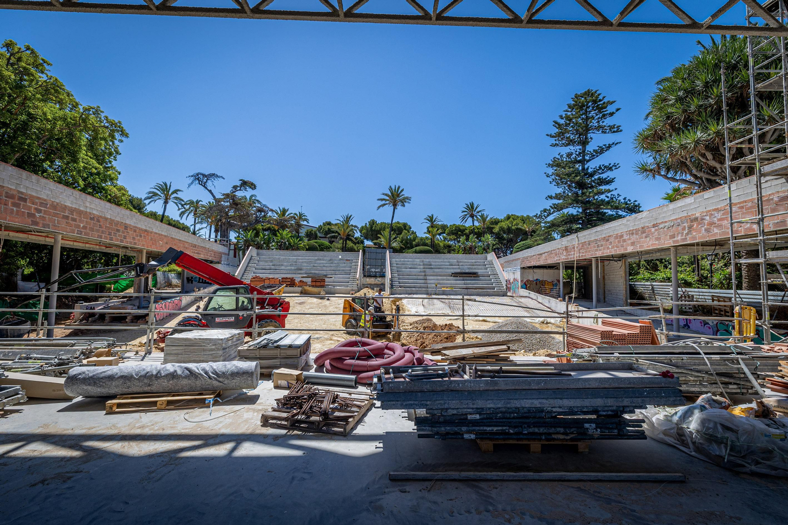 Así se encuentran las obras del Teatro del Parque Genovés