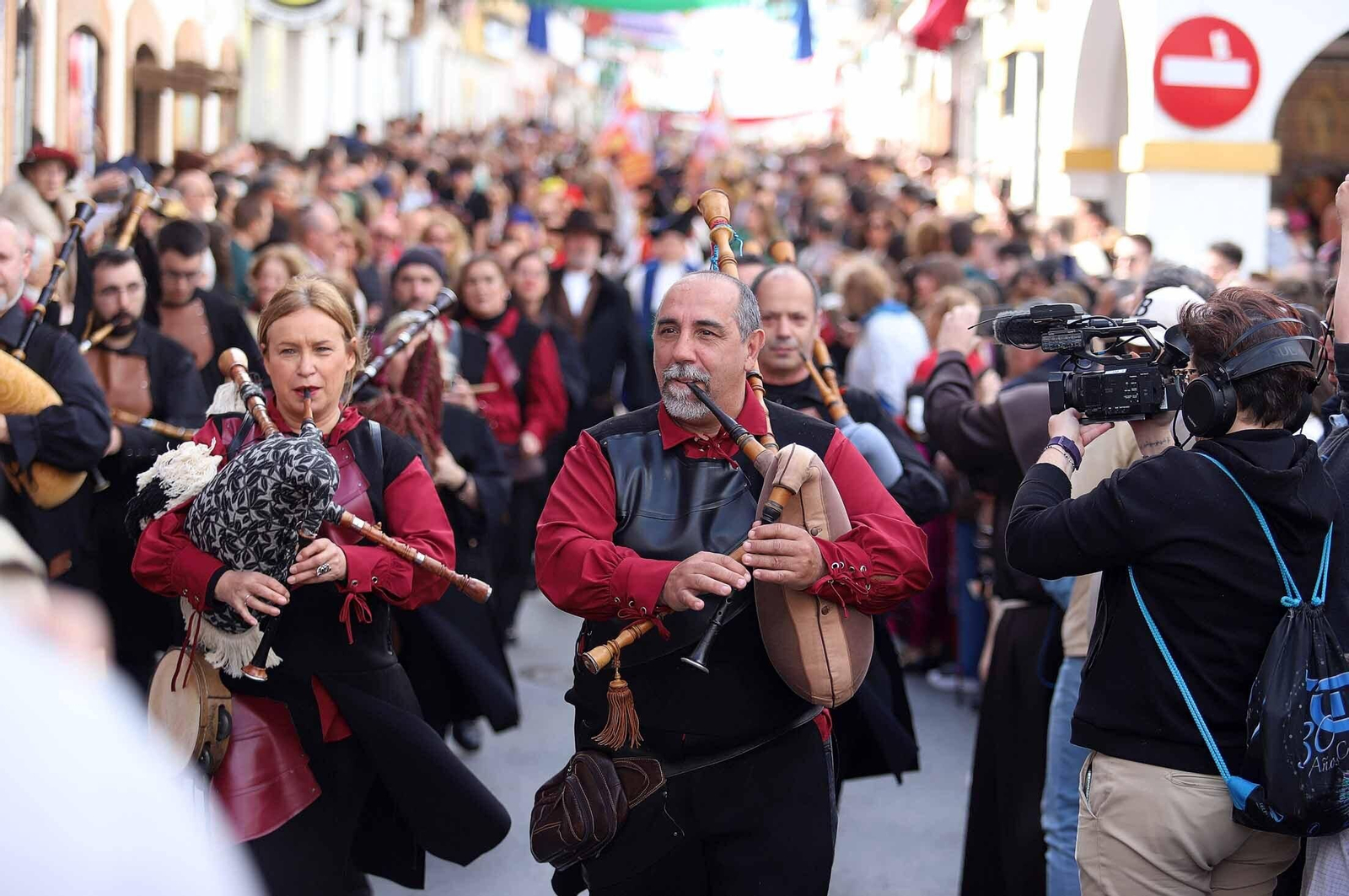 Imágenes del gran ambiente en la Feria Medieval de Palos de la Frontera, Huelva