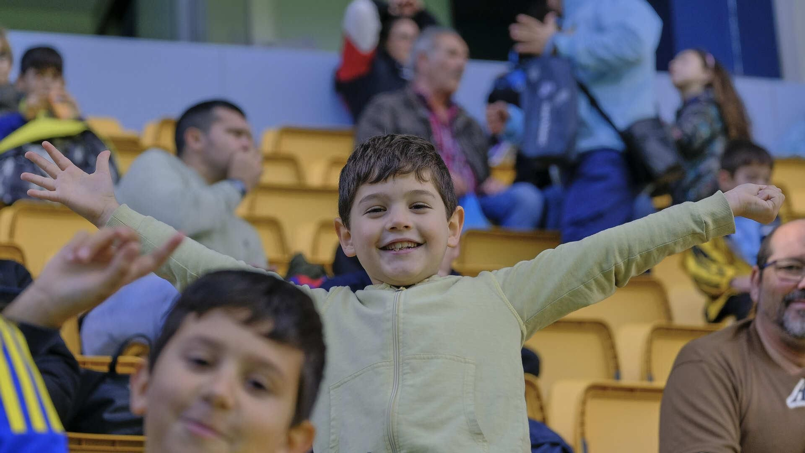 Partido de fútbol a beneficio de la Asociación de Reyes Magos en Carranza