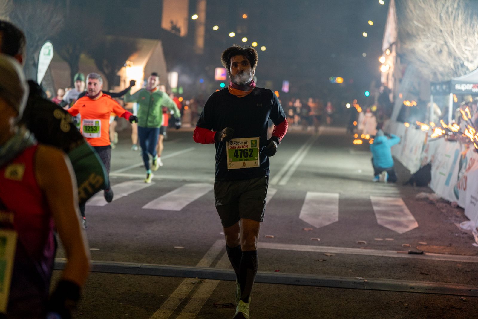 En imágenes: búscate en tu llegada a meta de la Carrera de San Antón 2026 (6)