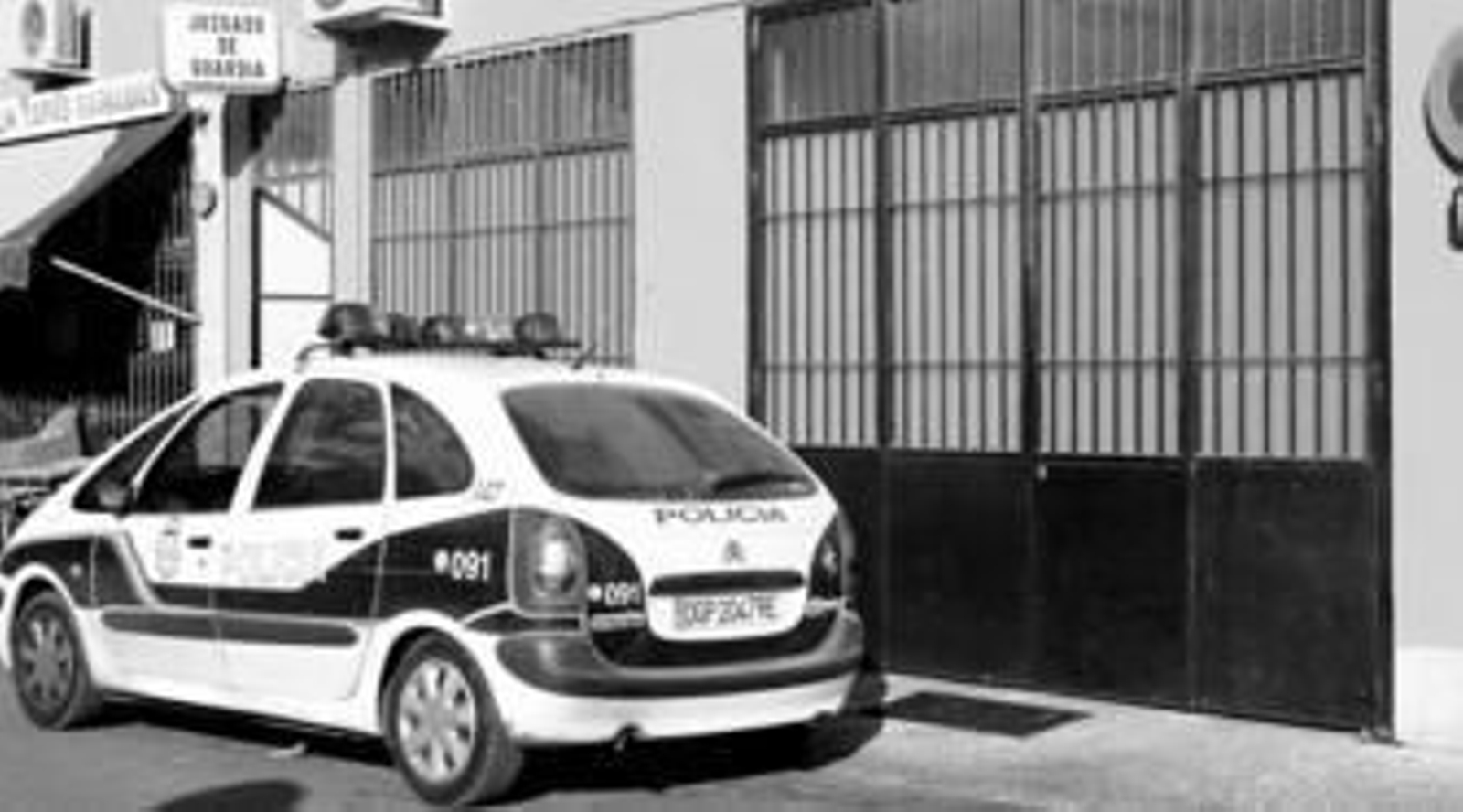 Imagen de la entrada del Juzgado de Guardia en San José, ubicado en un edificio con problemas en su estructura.