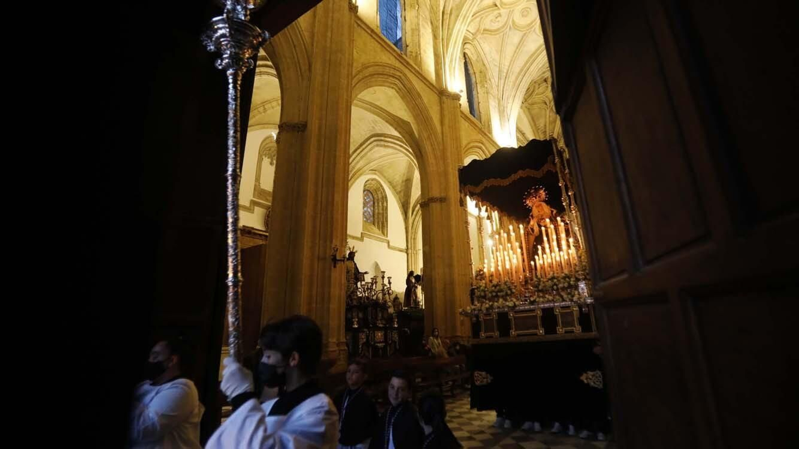 Las imágenes del Martes Santo en Tarifa: La Salud