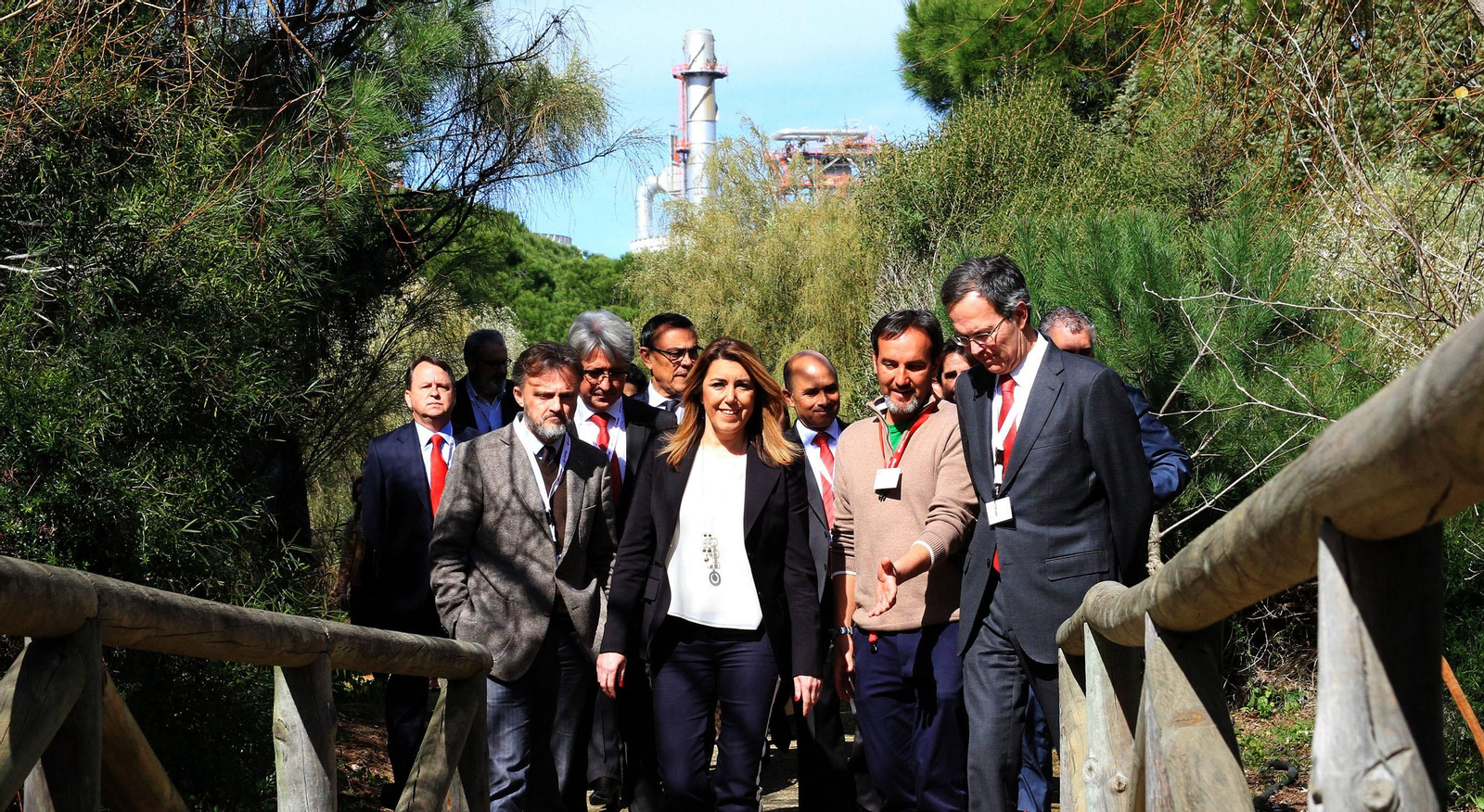 La presidenta de la Junta de Andalucía, Susana Díaz, y el consejero delegado de Cepsa, Pedro Miró, inauguran el proyecto 'Optimización de Aromáticos' de Cepsa, en imágenes