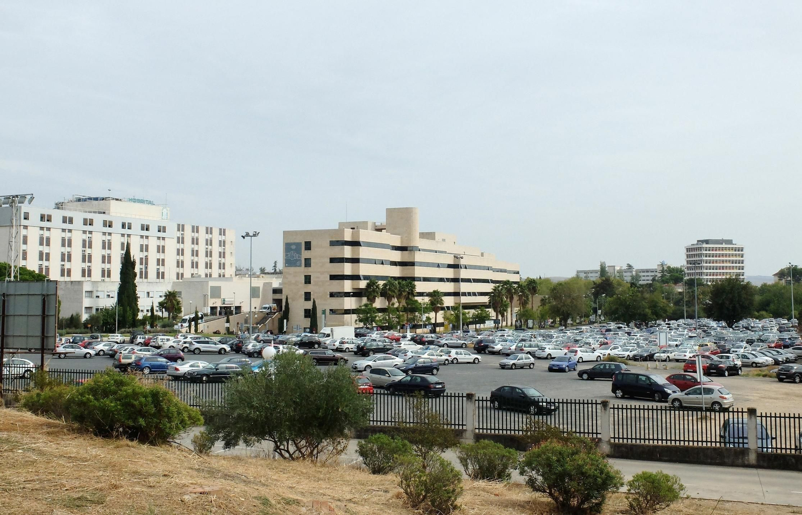 Uno de los aparcamientos del Hospital Reina Sofía de Córdoba.