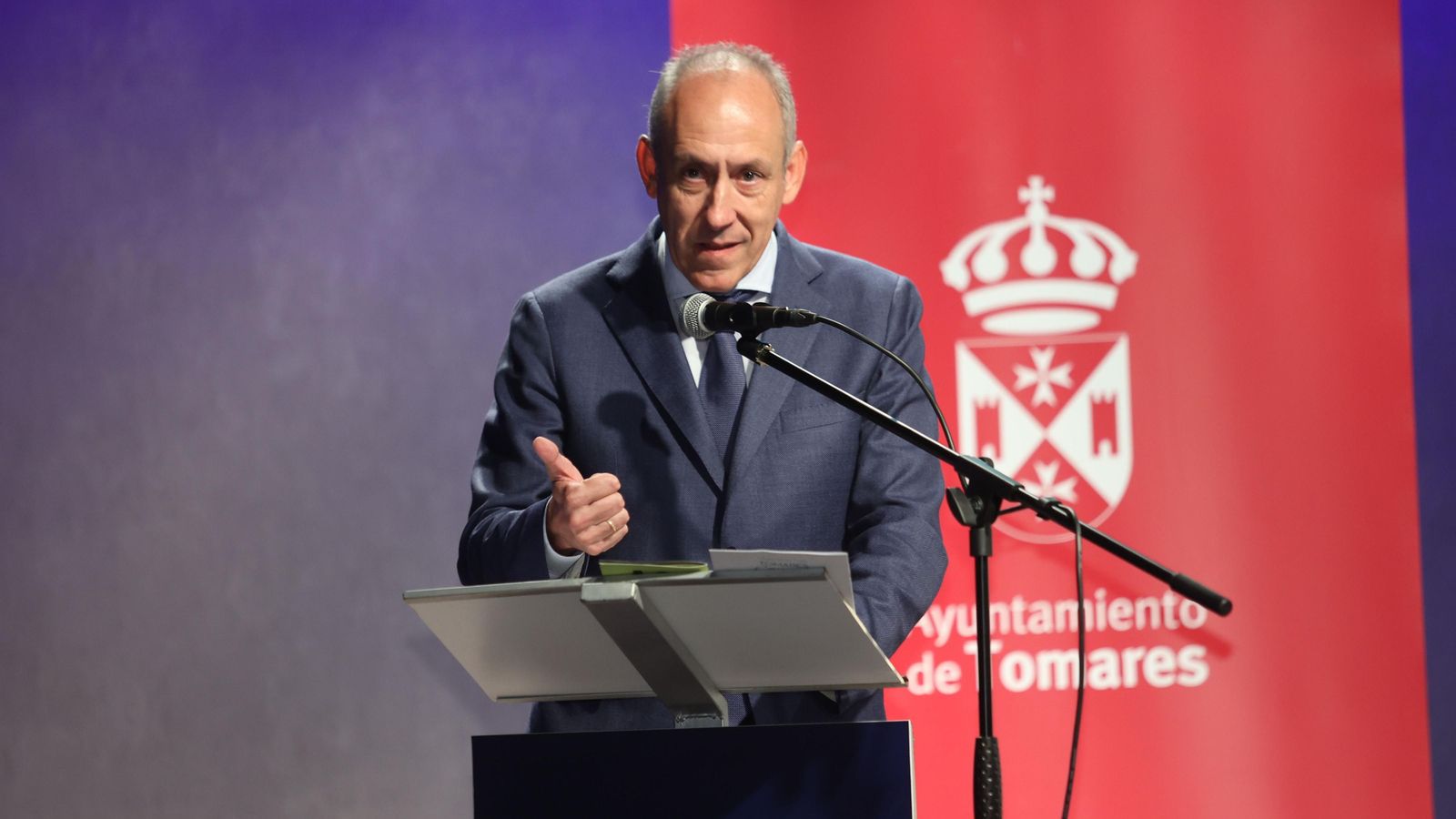 El alcalde de Tomares, José María Soriano, durante la presentación de la X ruta de la tapa. El alcalde de Tomares, José María Soriano, durante la presentación de la X ruta de la tapa.