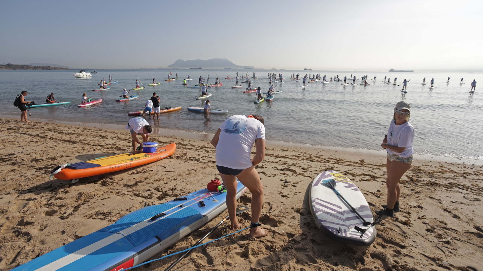 Fotos de la II concentración de paddel surf en la playa de Getares