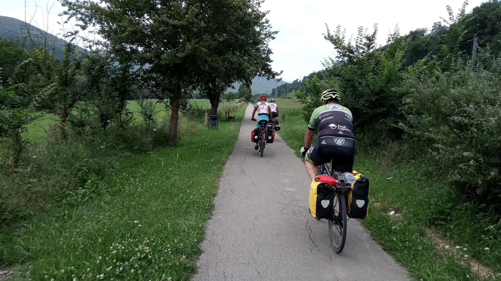 Fotogalería de la Transpirenaica de cuatro almerienses.