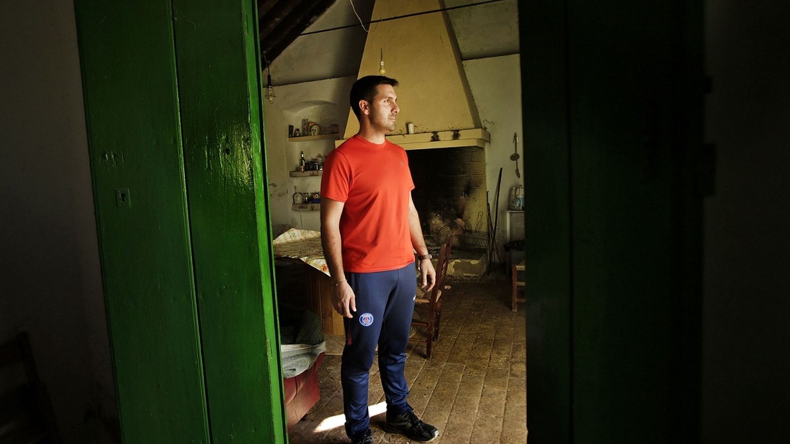 Miguel Mellado, en las instalaciones de su explotación en Puerto Serrano.