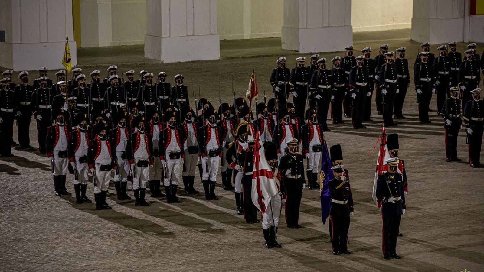 Sección con uniforme de granaderos y fusileros de los Batallones de 1802.