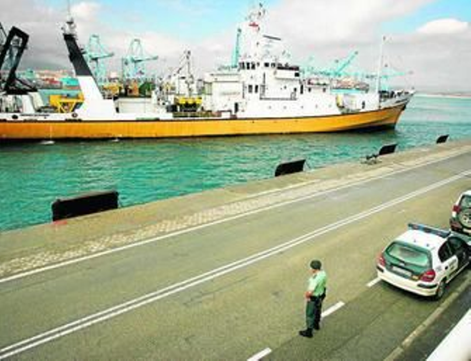 El 'Odyssey Explorer', en el puerto de Algeciras, en una imagen de 2007. El 'Odyssey Explorer', en el puerto de Algeciras, en una imagen de 2007.