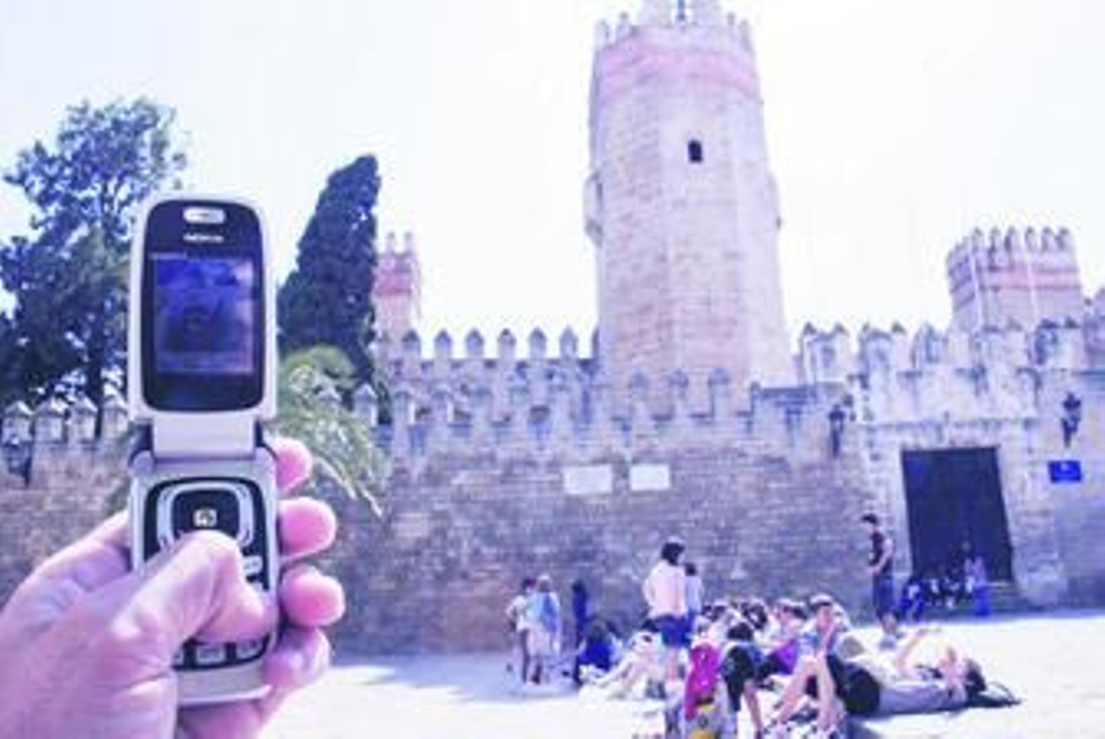 Un usuario hace una foto con su móvil.