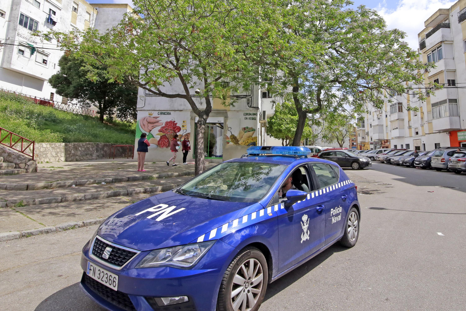 Policía Nacional junto a Infantería de Marina, y la UME en Jerez