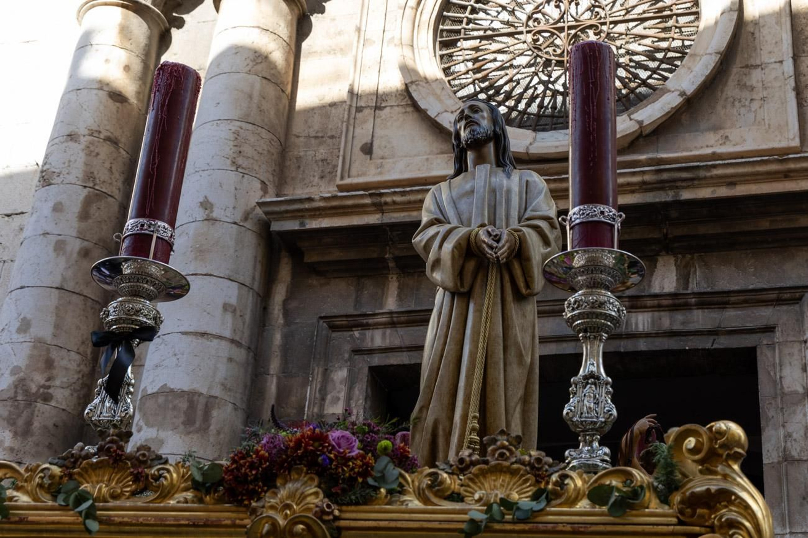 Las cofradías de la Vera Cruz, Expiración y Gran Poder lucen sus cortejos en la calle