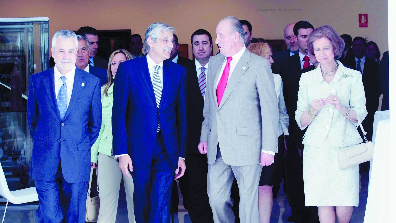 Los Reyes  de España presiden la inauguración del Centro Cultural CajaGranada Memoria de Andalucía, en 2009.