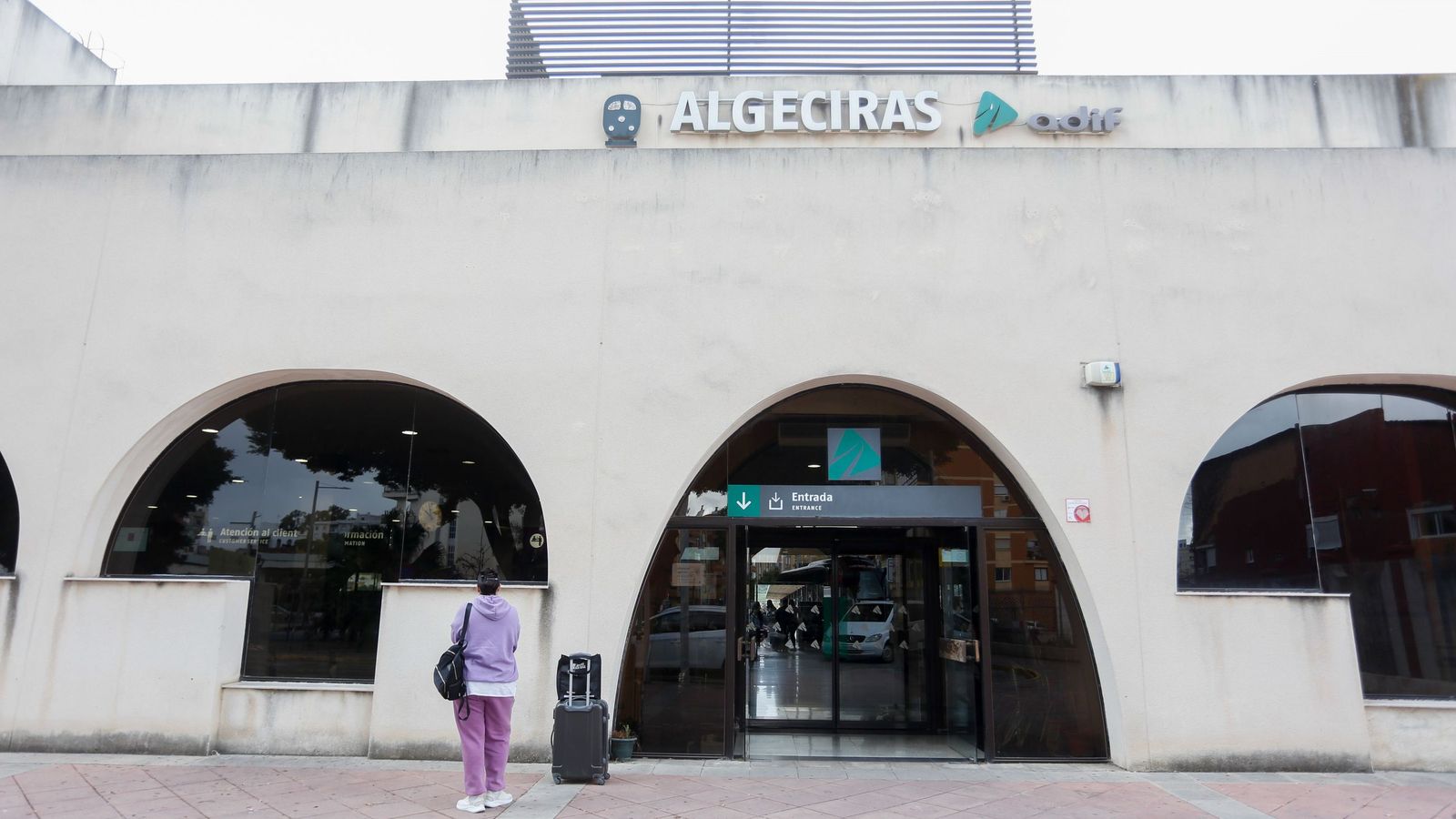 Exterior de la estación de tren de Algeciras.