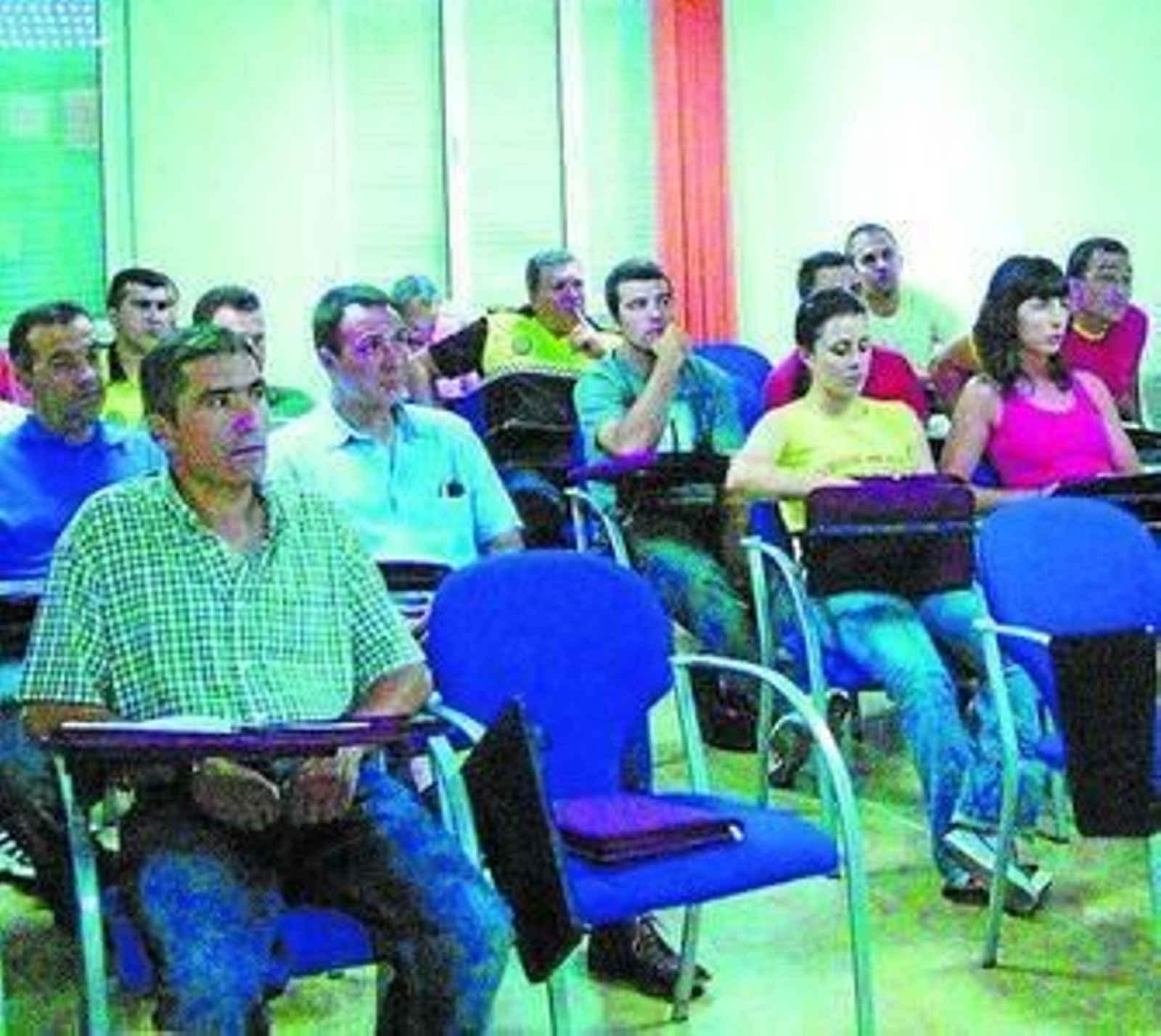 Policías locales de Vera durante un curso de formación de Diputación.