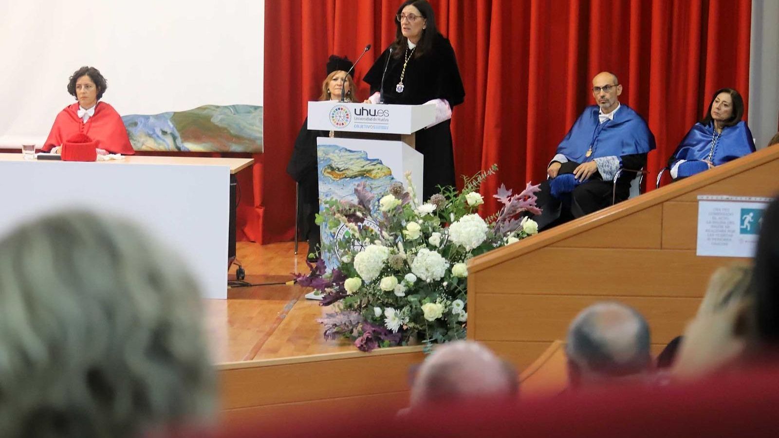 Discurso de la rectora de la Universidad de Huelva