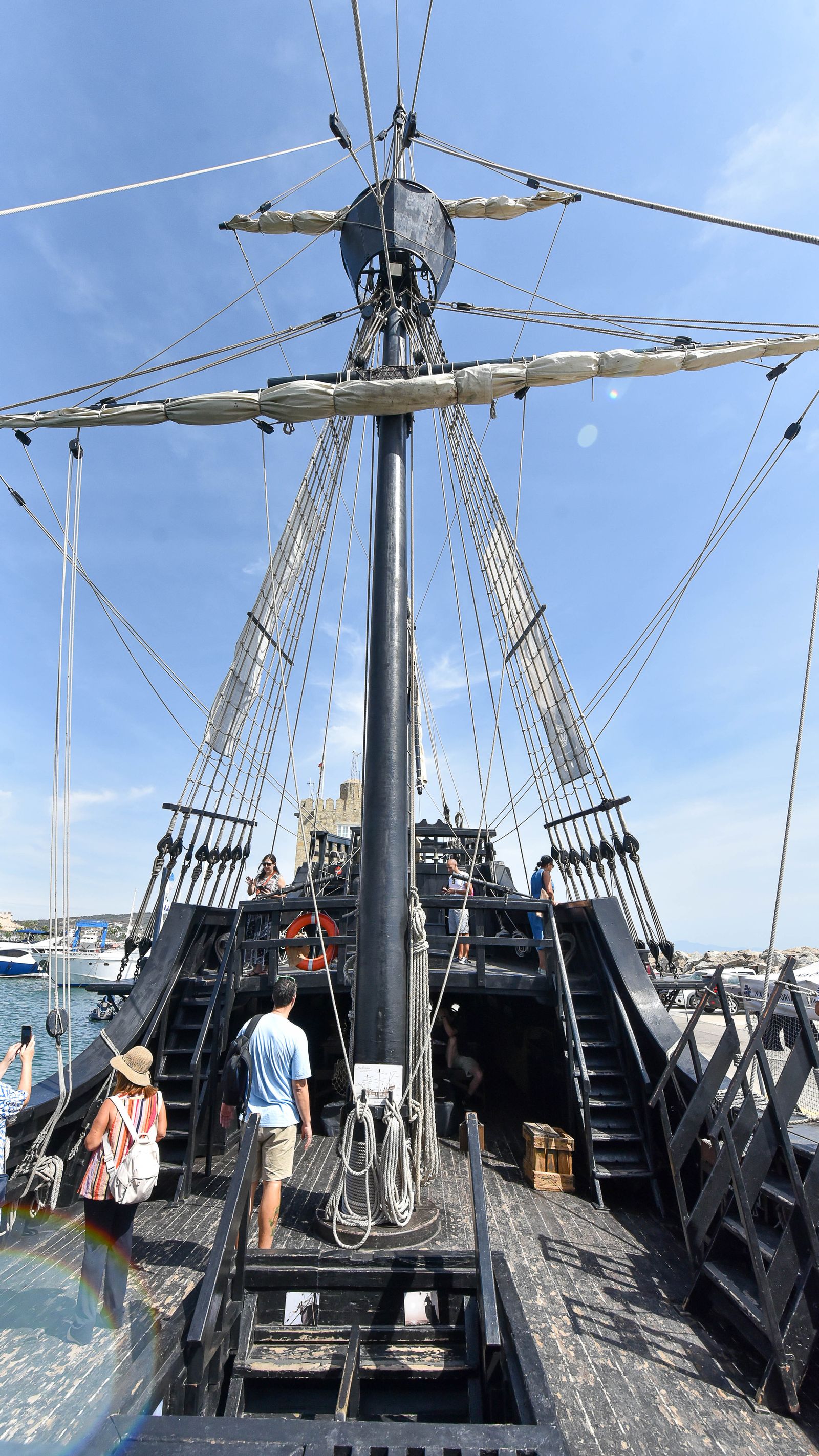 La Nao Victoria en el Puerto de Sotogrande, en imágenes