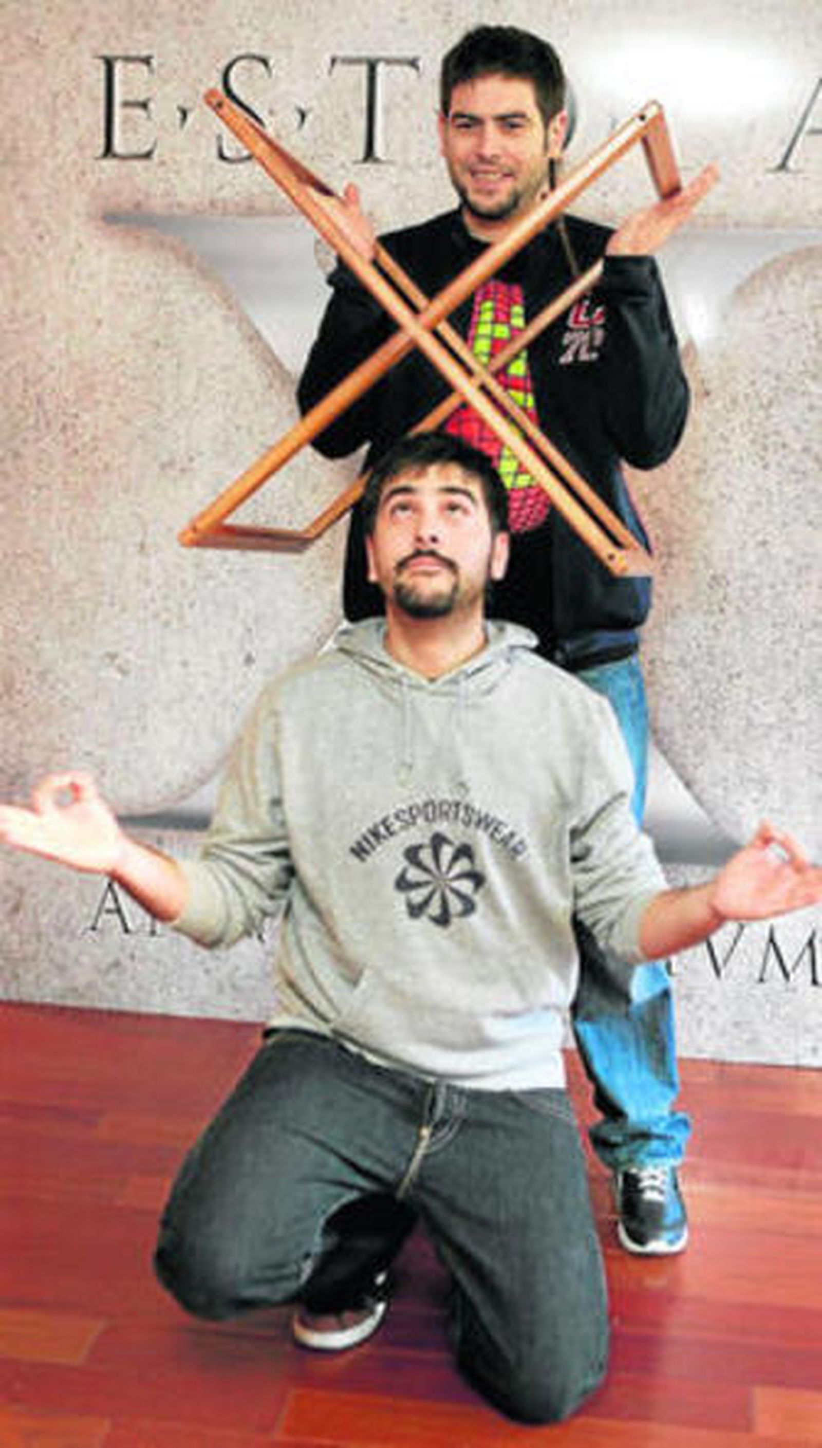 Los hermanos Muñoz celebran su décimo aniversario con un disco.