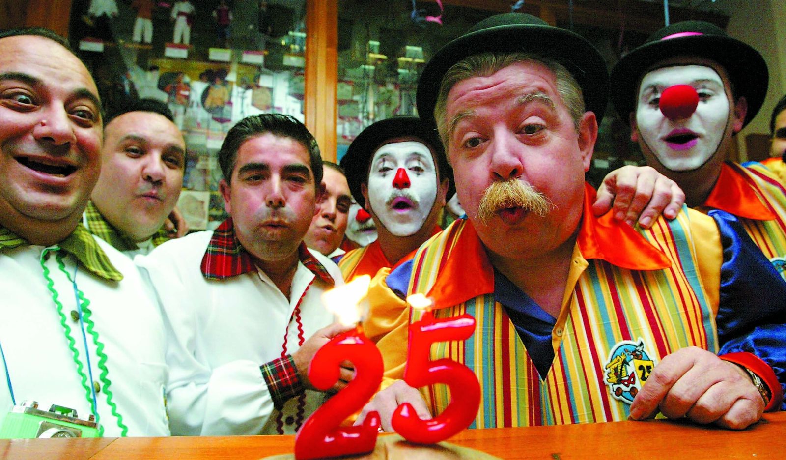 Celebrando sus 25 carnavales.