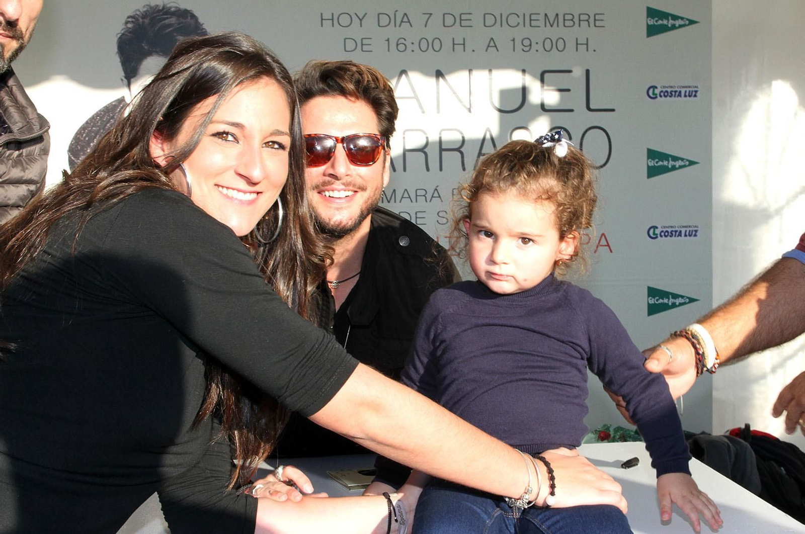 Manuel Carrasco firma sus discos, en imágenes