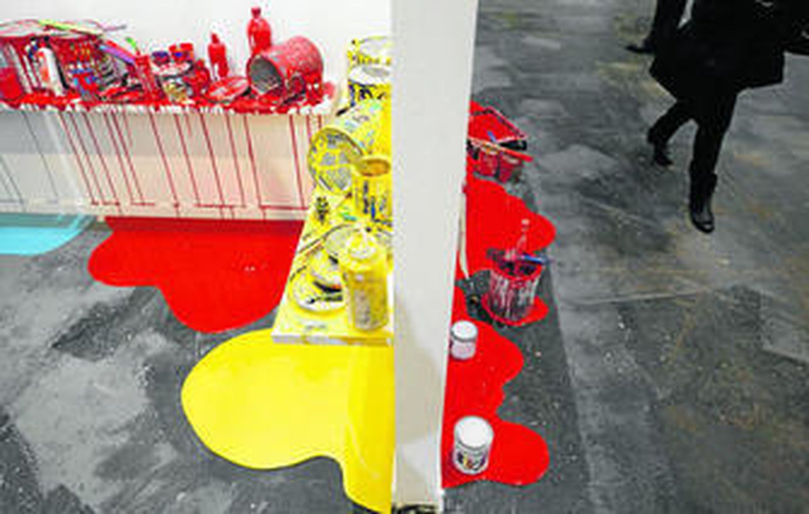 1. La galería El Museo exhibe este proyecto titulado 'Expansiones' de Jorge Magyaroff. 2. Obra de Nadín Ospina. 3. Jaime Tarazona toma como referencia '2001: una odisea del espacio' en la galería Nueveochenta de Bogotá. 4. El arte conceptual de Antonio Caro en Casas Riegner.