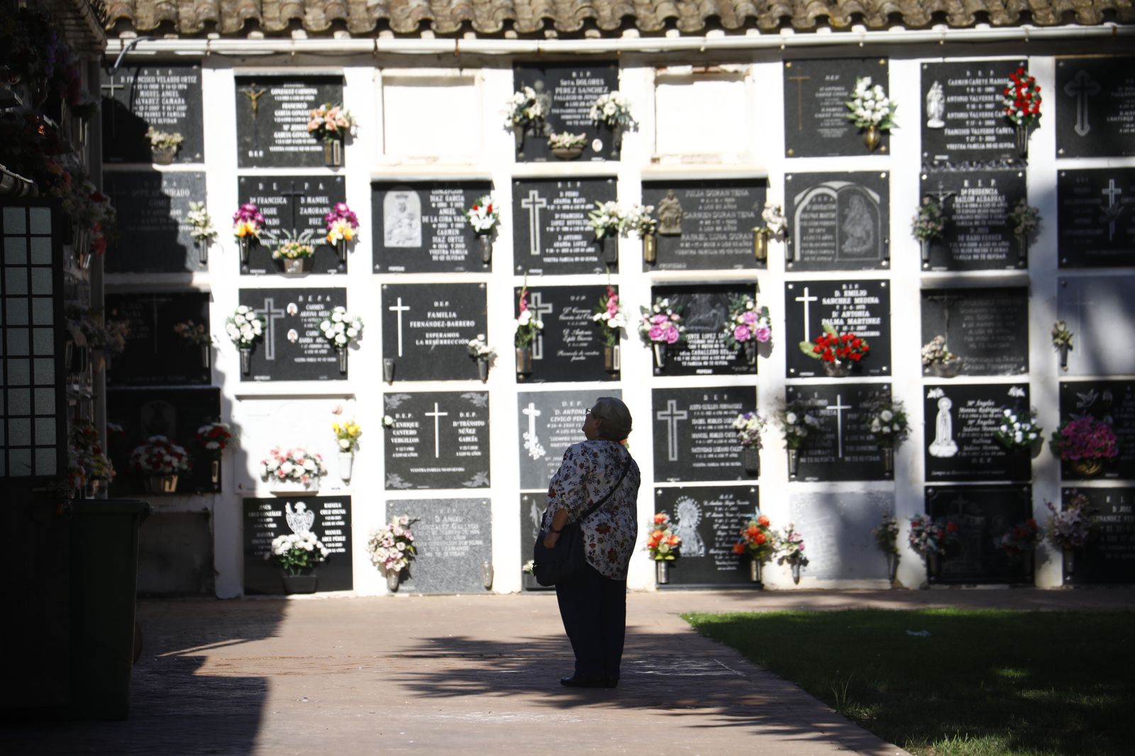 Las imágenes del día de Los Santos en los cementerios de Córdoba