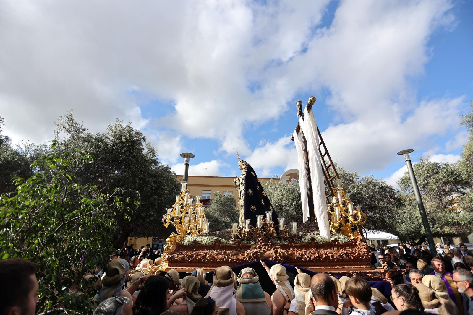 Imágenes de la Hermandad del Loreto en el Viernes Santo de Jerez 2025