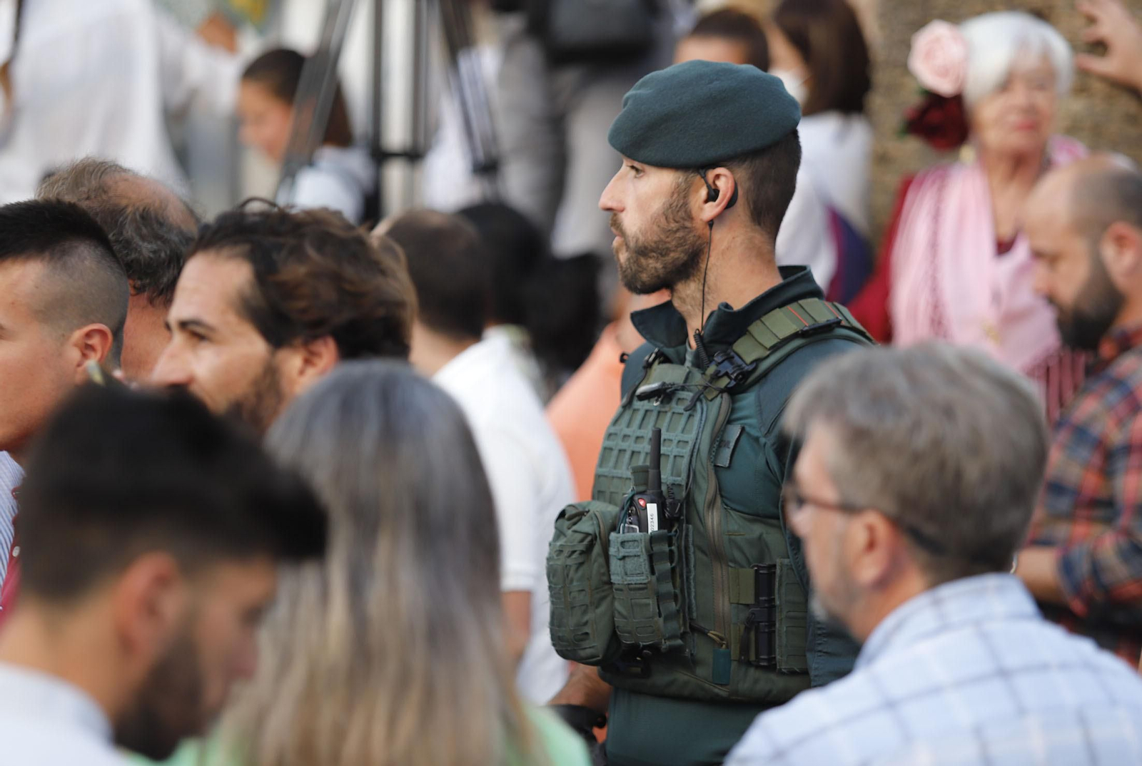 La Virgen del Rocío recorre las calles de Almonte hacia el Chaparral para el inicio del Camino de los Llanos