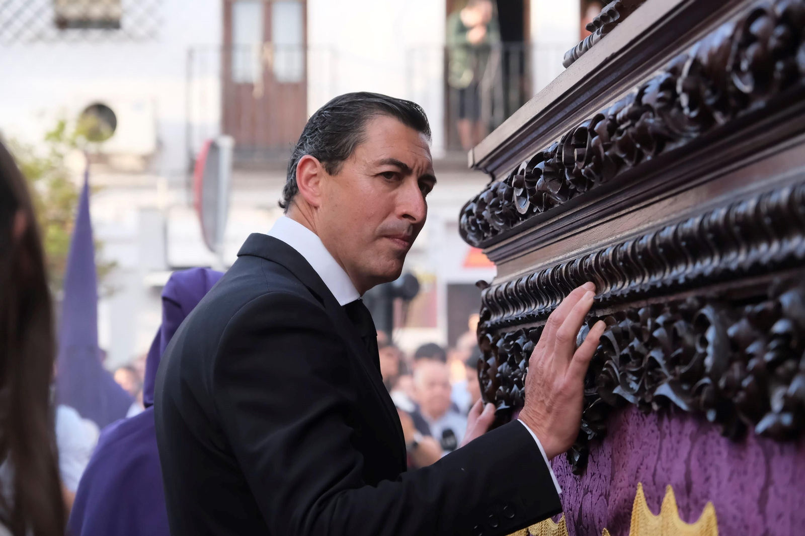 Martes Santo en Córdoba: la procesión de la Santa Faz, en imágenes