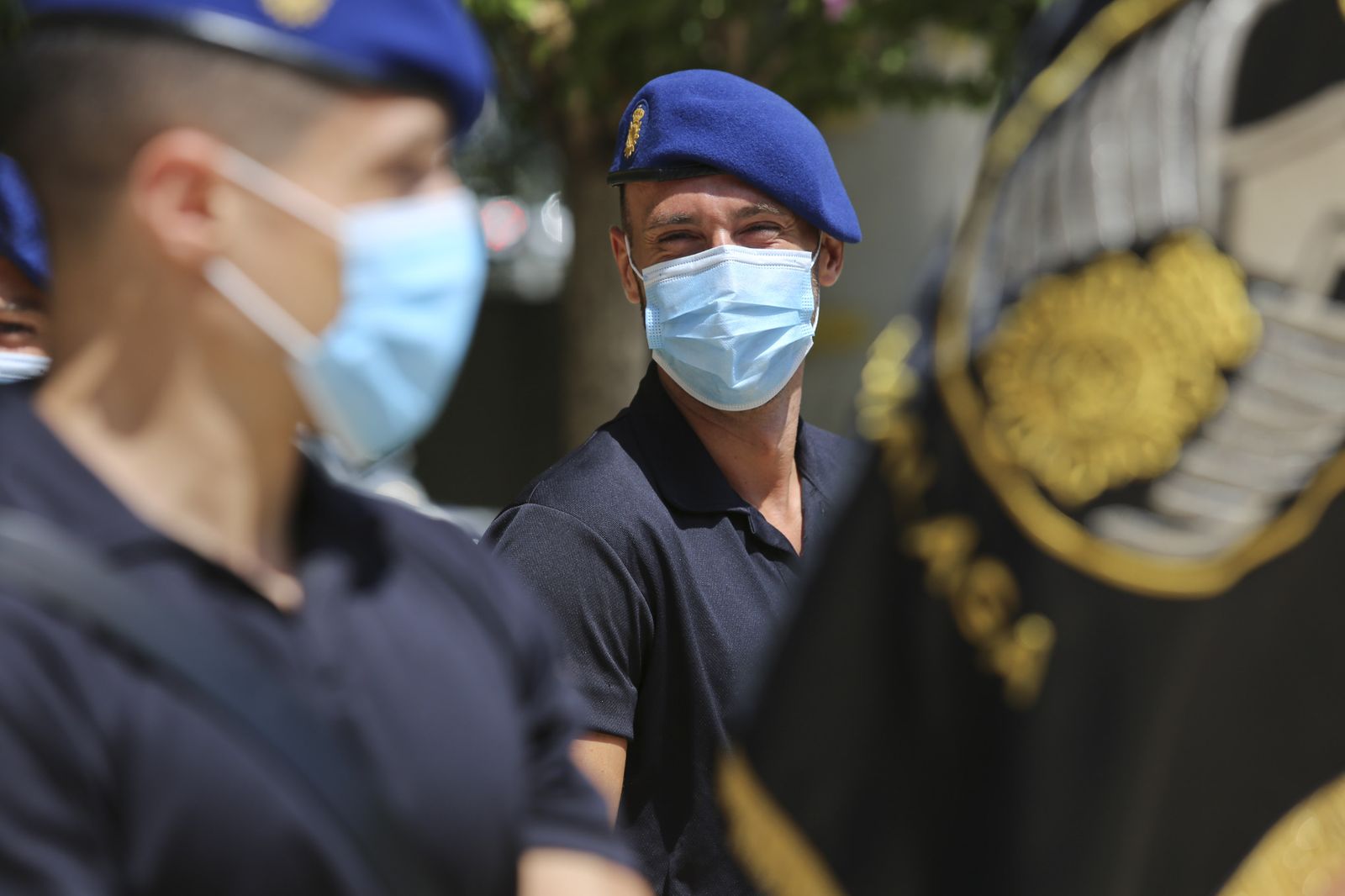 Fotos de la escultura que rinde homenaje a los policías fallecidos en Málaga