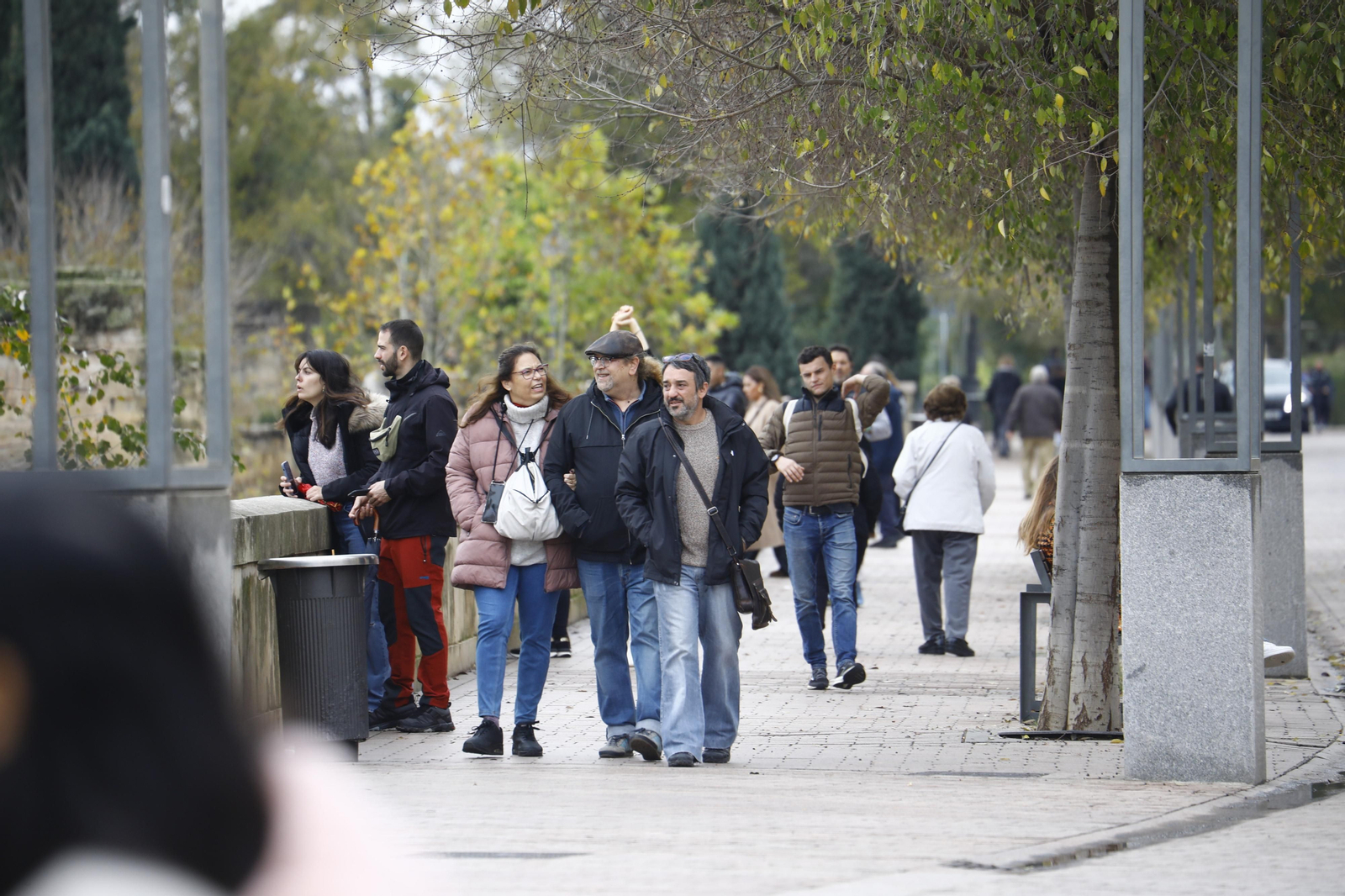 Los turistas abarrotan Córdoba por el Día de la Constitución, en imágenes