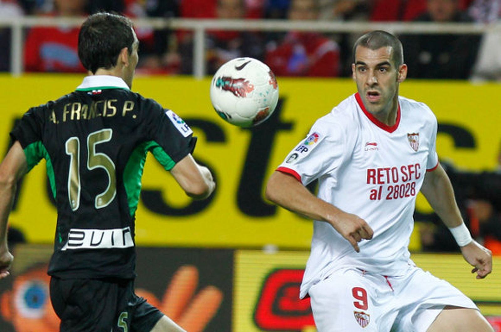 Manu rescata un punto para el Sevilla en el descuento (2-2)