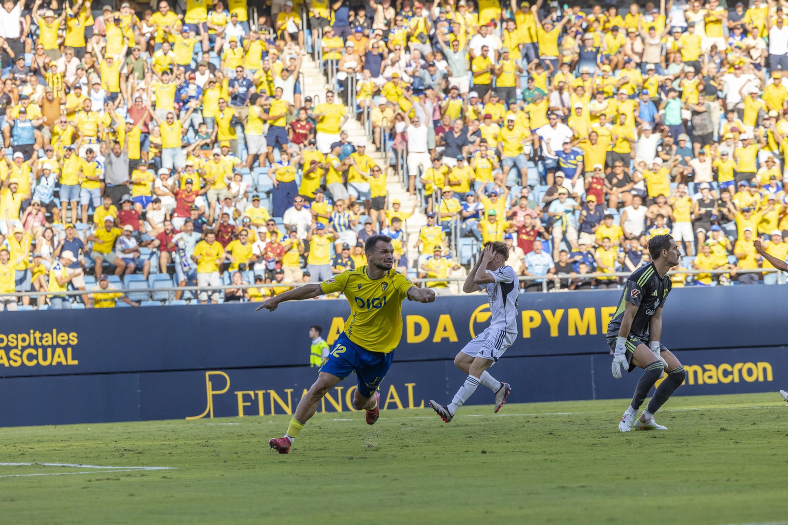 Búscate en las imágenes del Cádiz CF-Albacete
