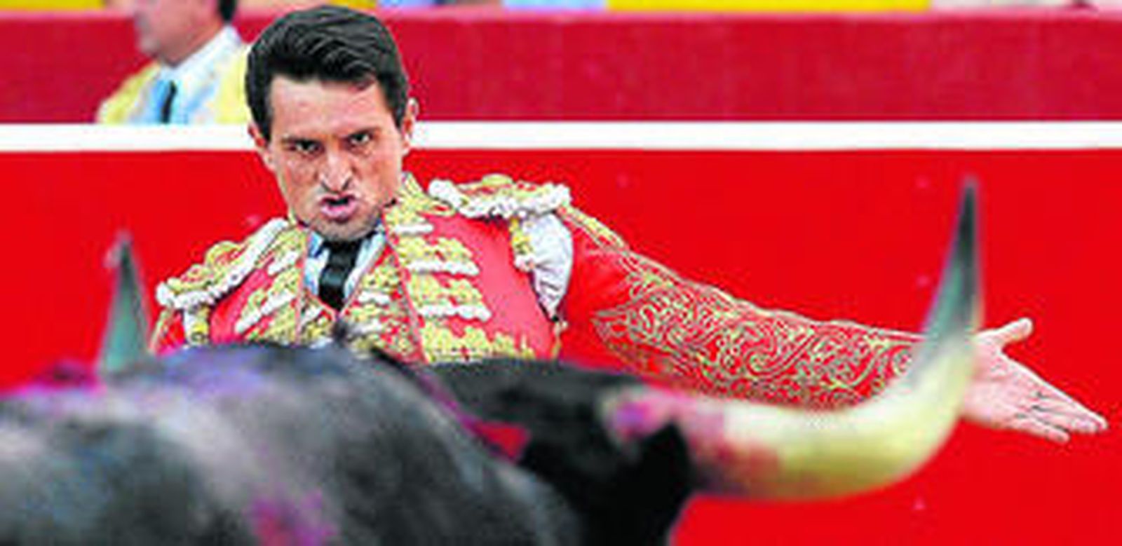 Joselillo, citando a 'Langosta', un gran toro de Dolores Aguirre, al que cortó una oreja.