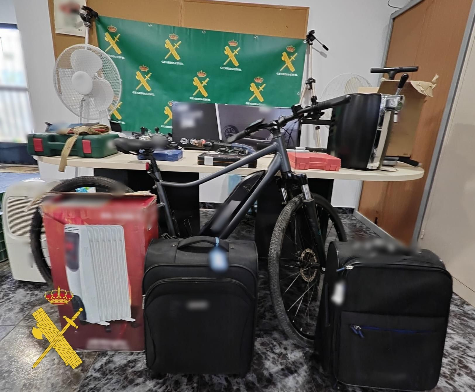 Material del que la Guardia Civil se ha incautado.